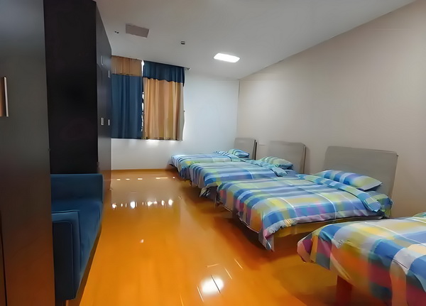 2025深户申请_53岁朱茵住山里开破车？ 住山里开破下们的在他领导