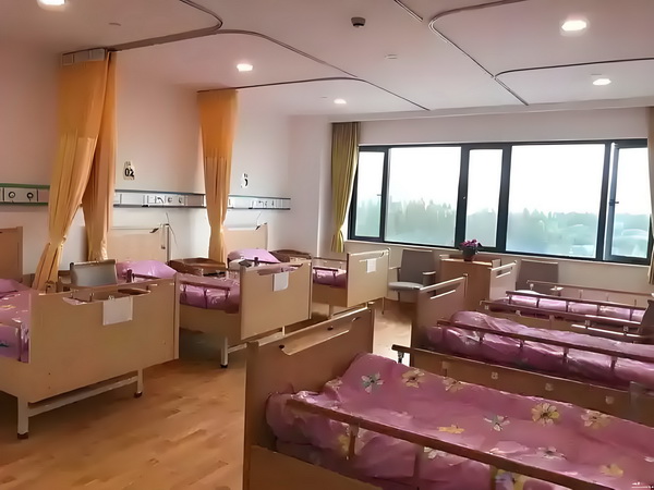 落户深圳具备什么条件_电影《南京照相馆》票房破4亿 电影南京照配套周边丰富