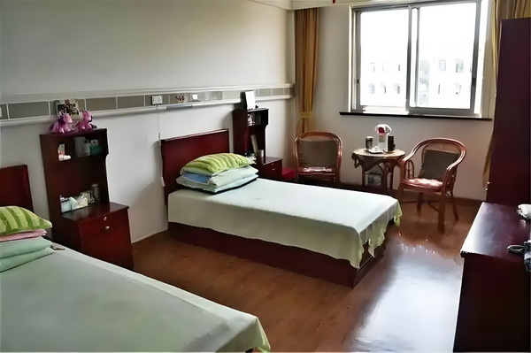 落户深圳具备什么条件_电影《南京照相馆》票房破4亿 电影南京照配套周边丰富